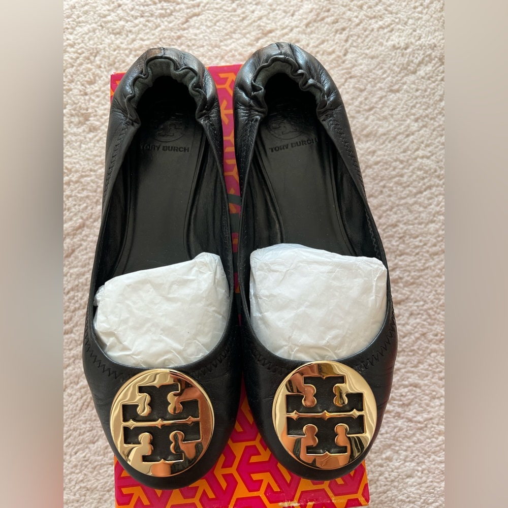 Tory Burch Reva Flats in Black